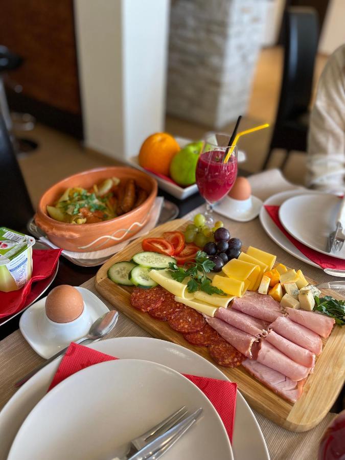 Guest House Panorama Aqualux With Free Parking Novi Sad Ngoại thất bức ảnh