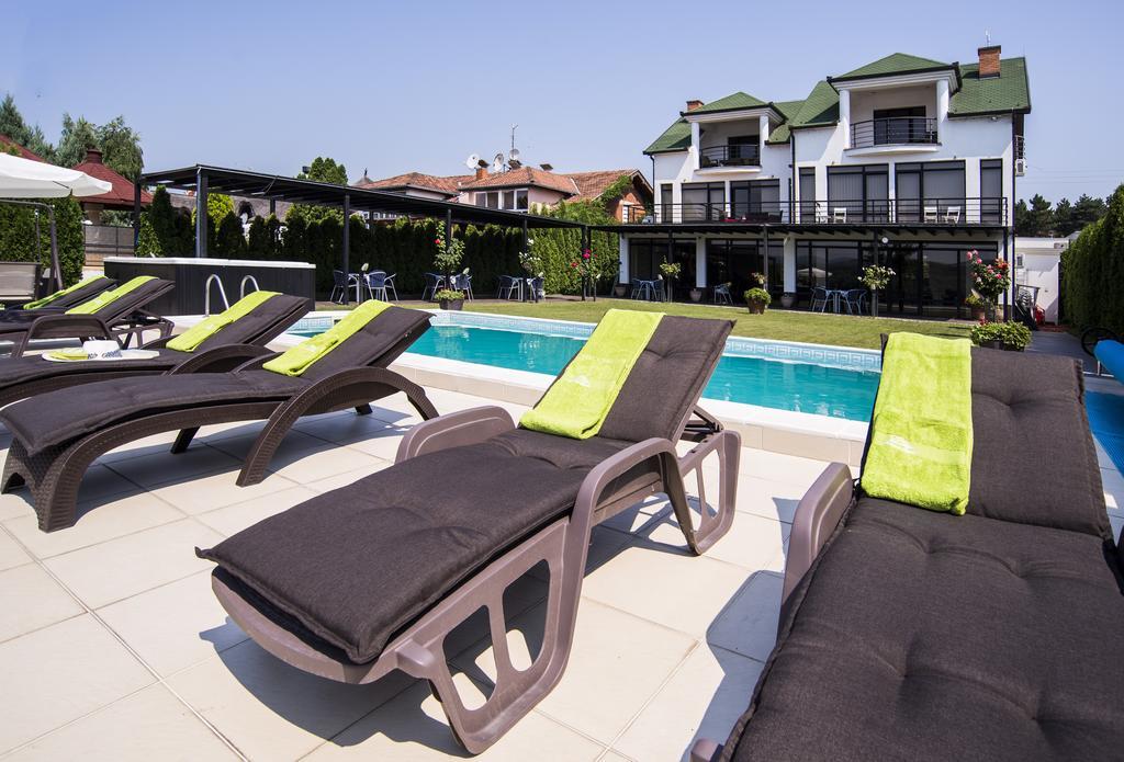 Guest House Panorama Aqualux With Free Parking Novi Sad Ngoại thất bức ảnh