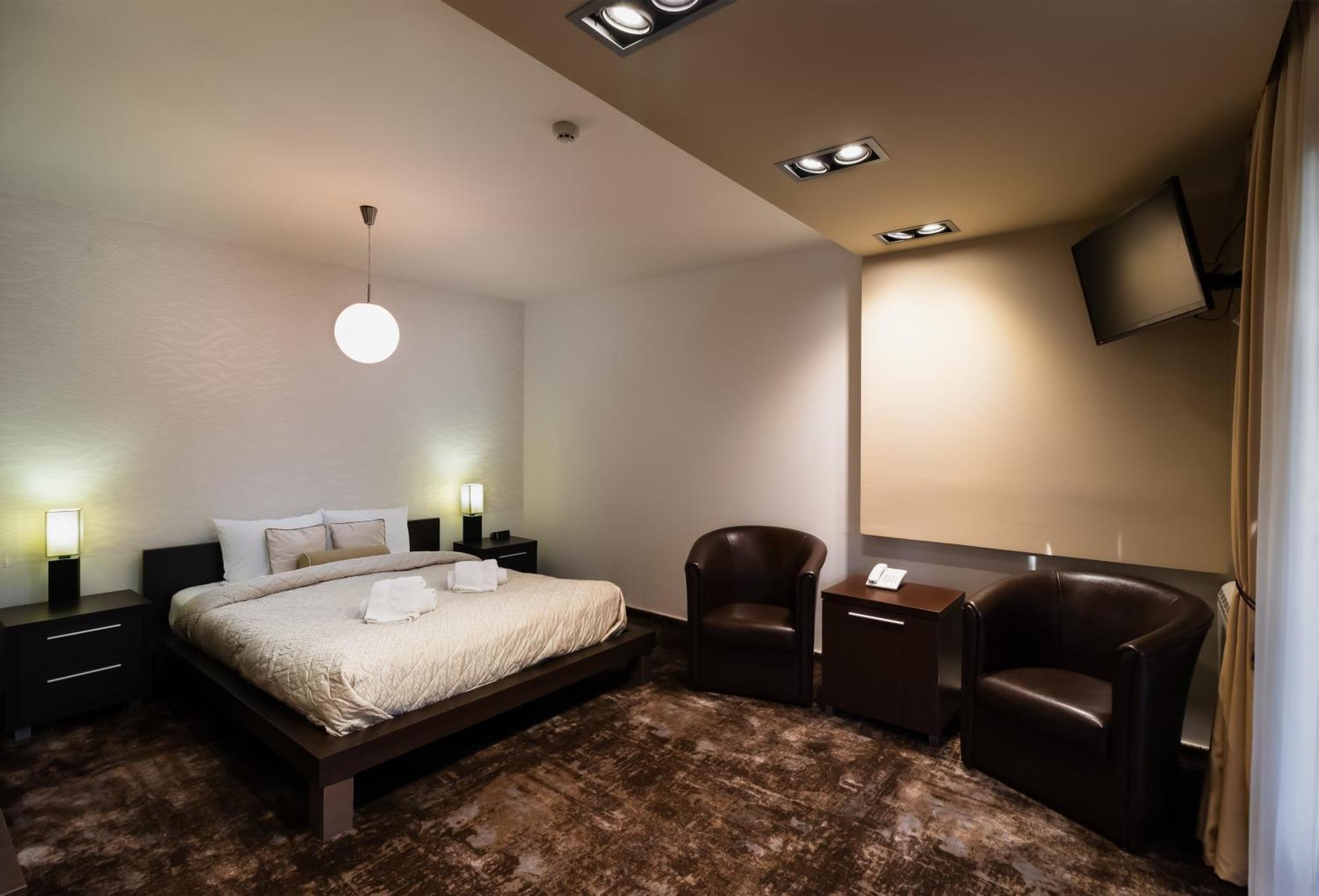 Guest House Panorama Aqualux With Free Parking Novi Sad Phòng bức ảnh