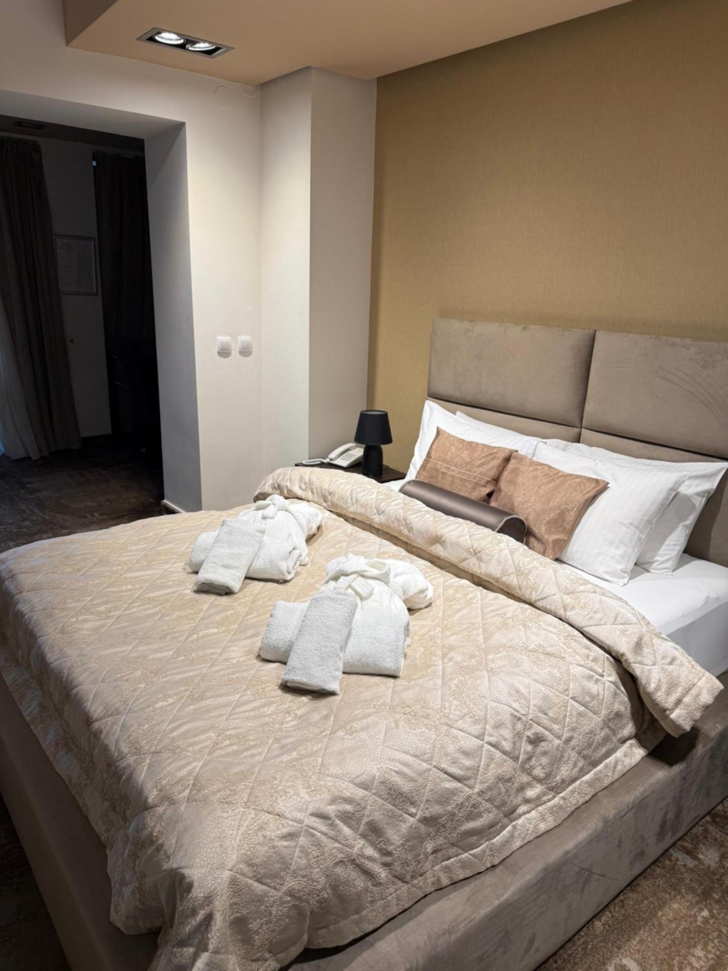 Guest House Panorama Aqualux With Free Parking Novi Sad Ngoại thất bức ảnh