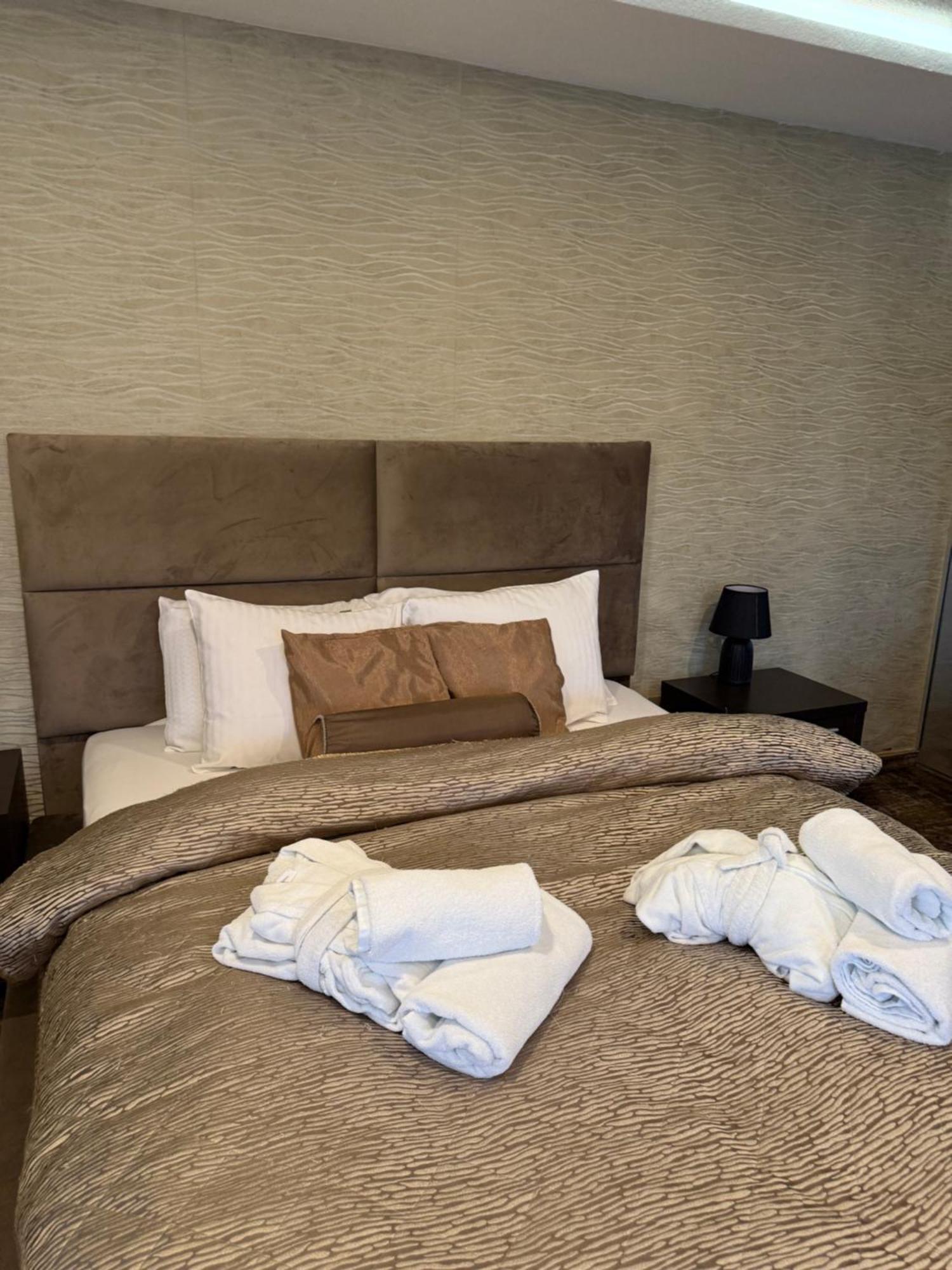Guest House Panorama Aqualux With Free Parking Novi Sad Ngoại thất bức ảnh