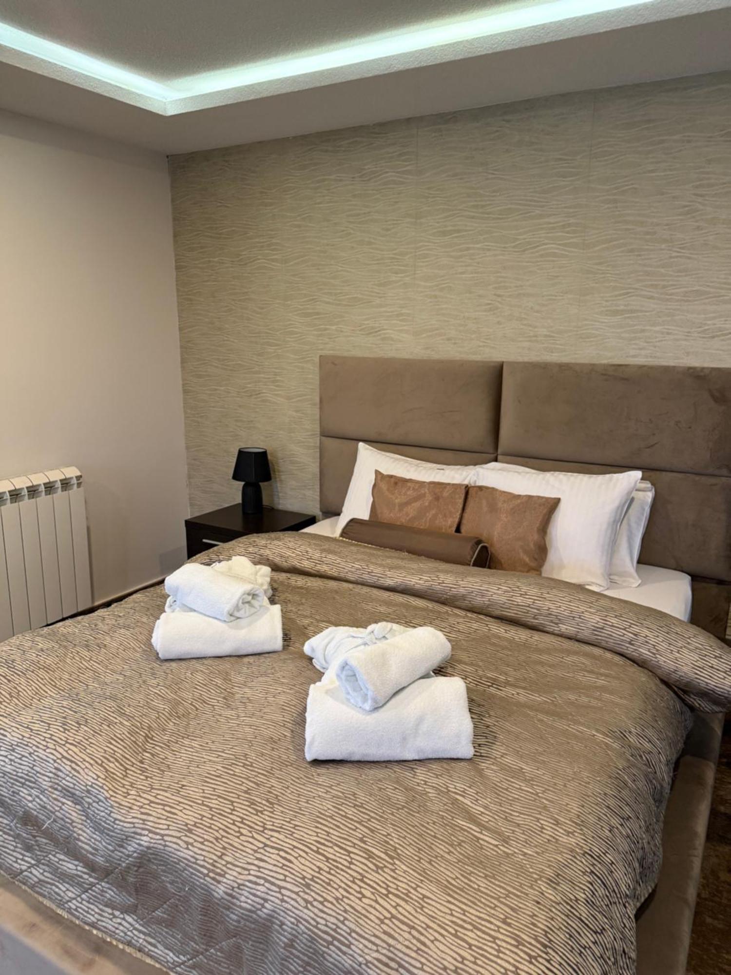 Guest House Panorama Aqualux With Free Parking Novi Sad Ngoại thất bức ảnh