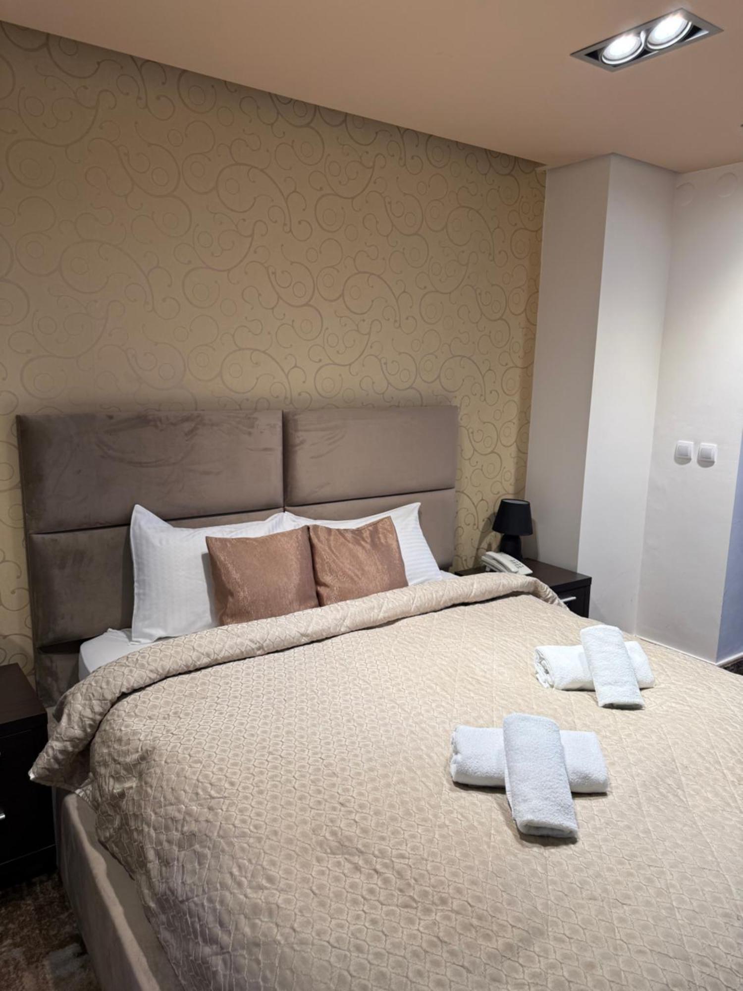 Guest House Panorama Aqualux With Free Parking Novi Sad Ngoại thất bức ảnh