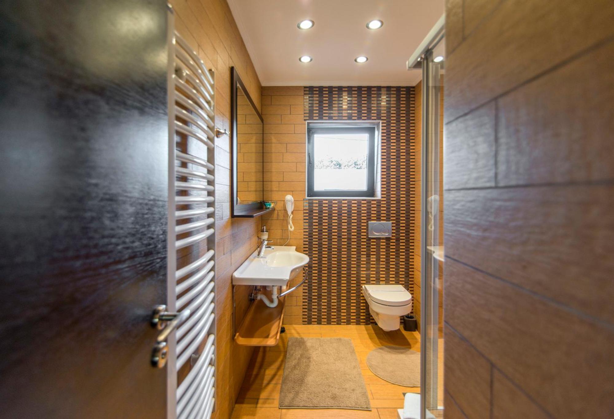 Guest House Panorama Aqualux With Free Parking Novi Sad Ngoại thất bức ảnh
