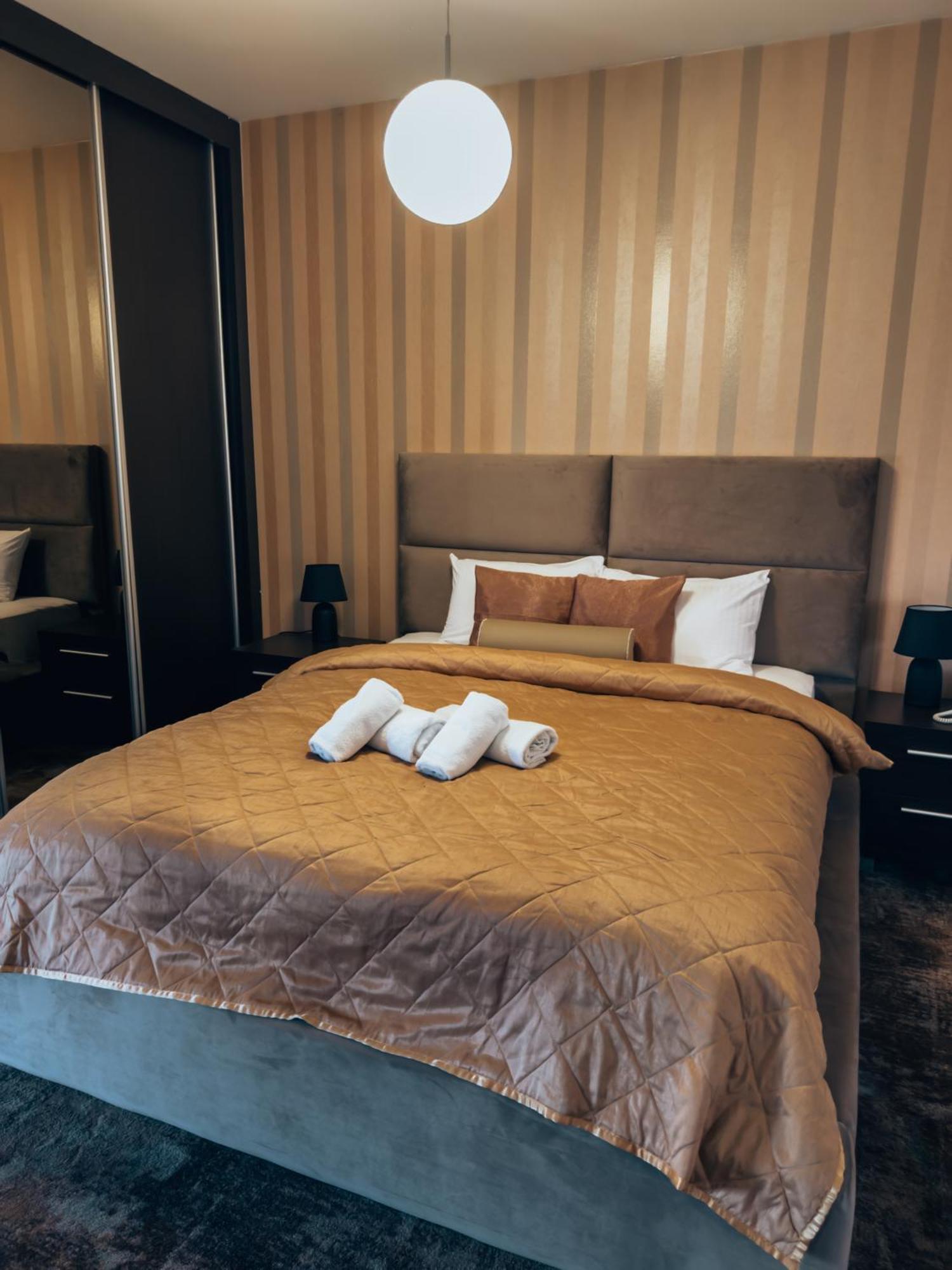 Guest House Panorama Aqualux With Free Parking Novi Sad Ngoại thất bức ảnh