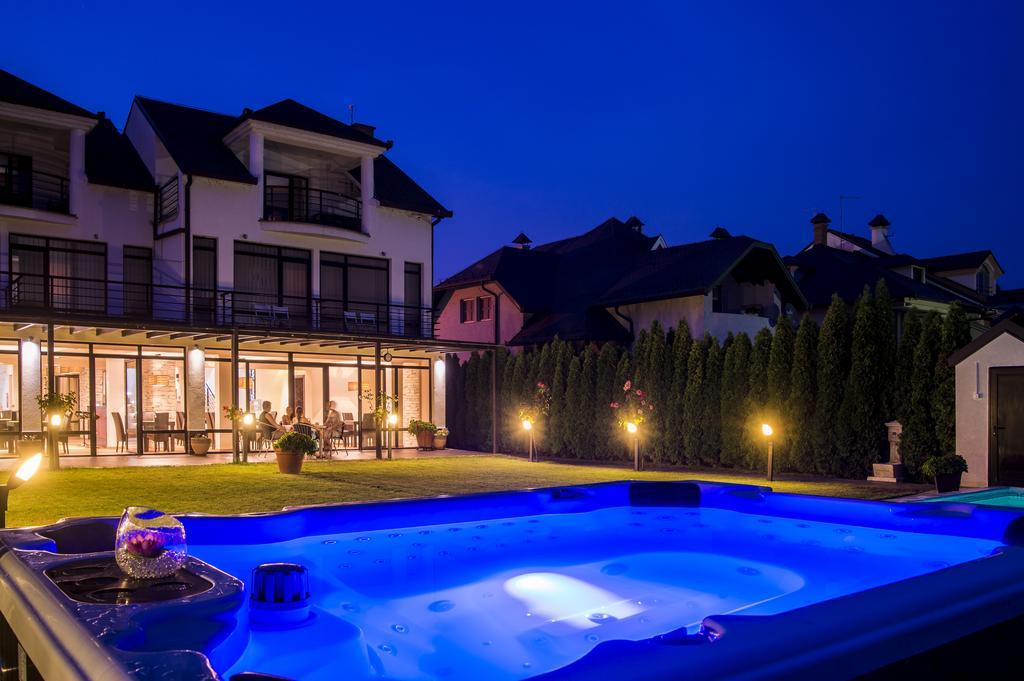 Guest House Panorama Aqualux With Free Parking Novi Sad Ngoại thất bức ảnh