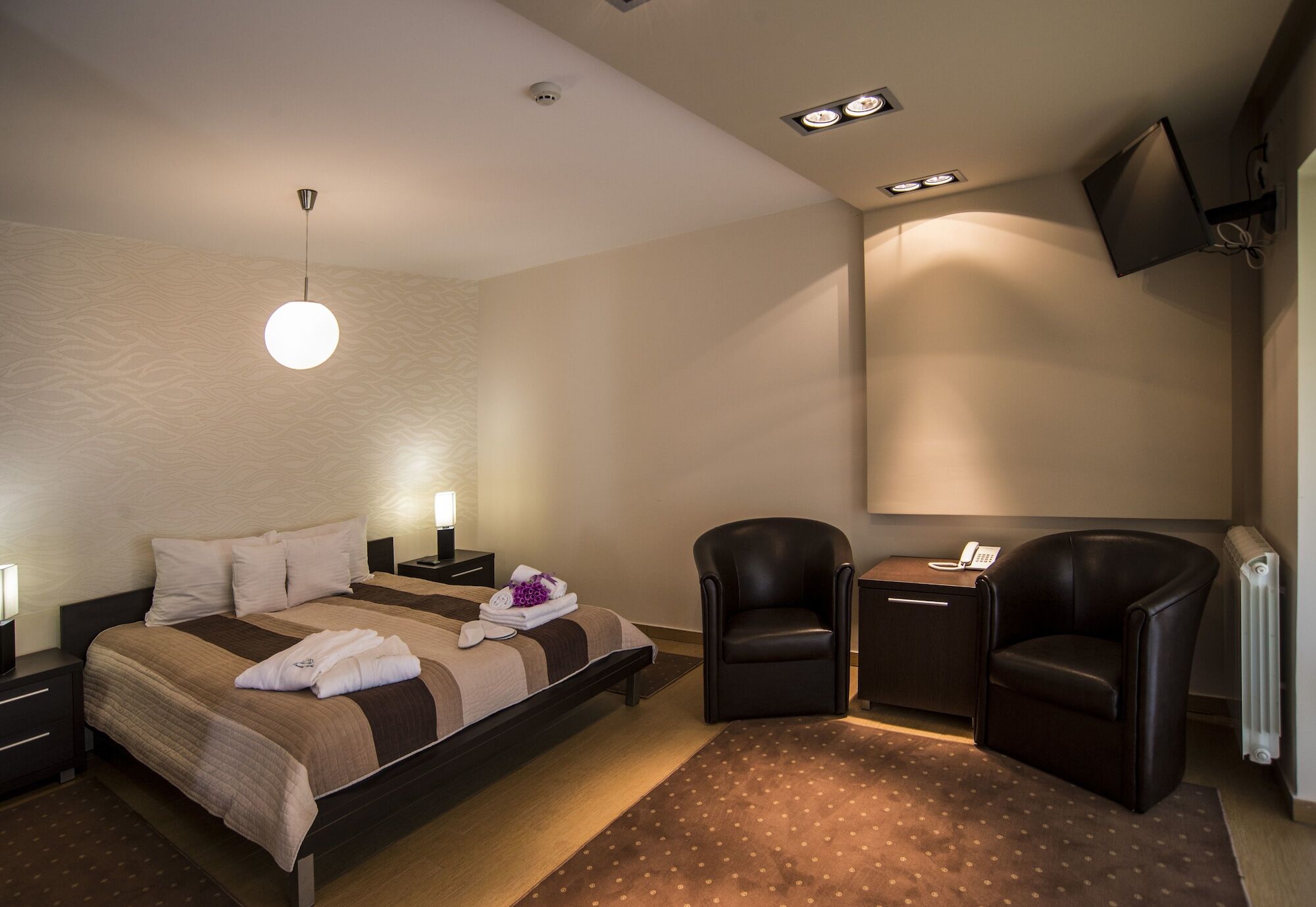 Guest House Panorama Aqualux With Free Parking Novi Sad Ngoại thất bức ảnh